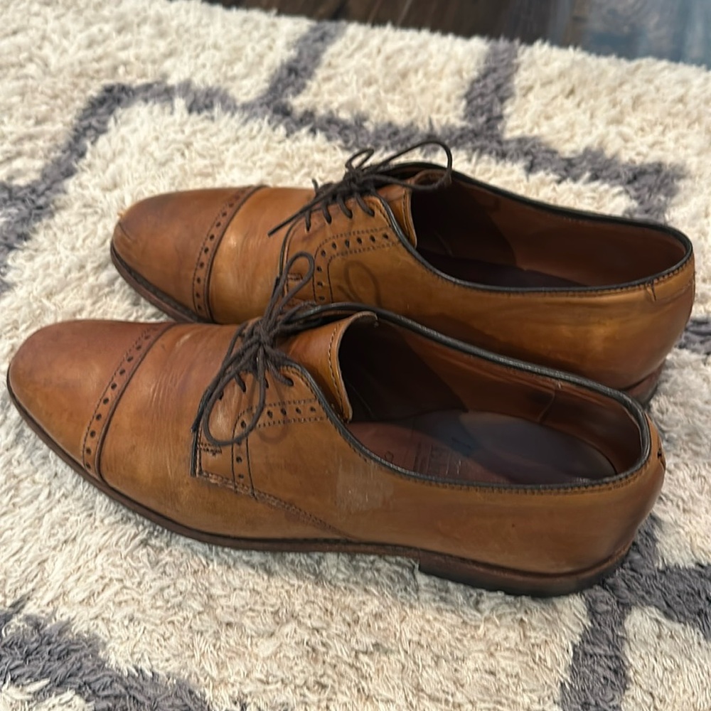 Allen Edmonds - Men’s 9 D, Clifton. Walnut color